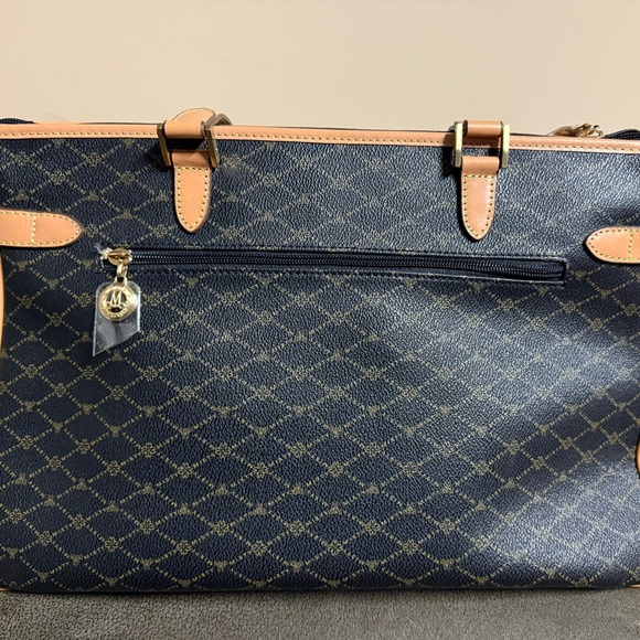 BNWOT Misty Collection Leather Purse - Picture 2 of 12